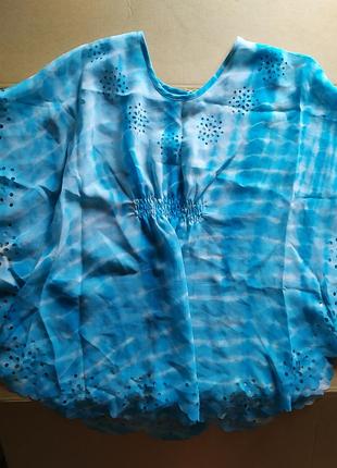 Парео блакитного кольору