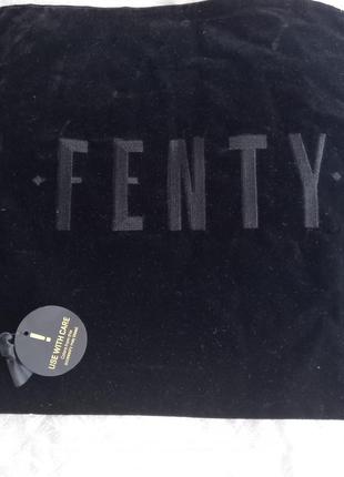 Кофр для взуття fenty італія.