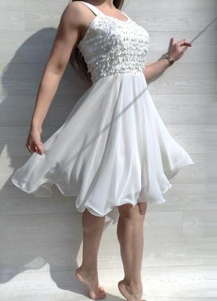 Потрясающее очень красивое нежное нарядное молочное платье выпускной