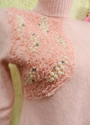 ✅ красивий светр з висока горловина ангора справжня ангора вишивкою мереживом і перлами є на рукаві4 фото