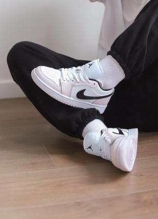 Женские кожаные кроссовки nike air jordan 1 low white/pink#найк2 фото