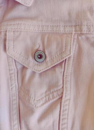 Розовая джинсовая куртка c&a