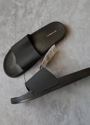 Шльопанці чоловічі чорні