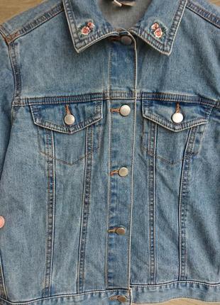 Джинсовый пиджак с вышивкой h&m divided8 фото
