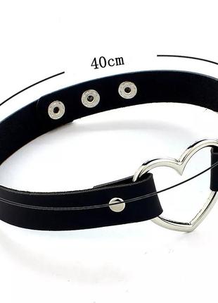 Чокер с сердечком, кожаное колье на шею
