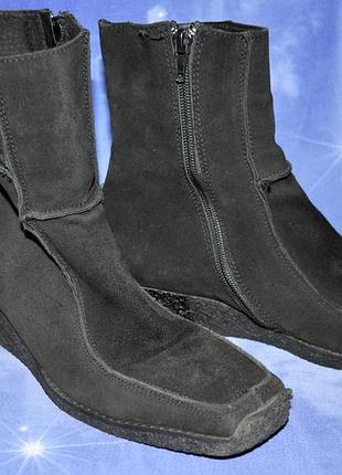 Замшеві жіночі сапоги bata ( іспанія )