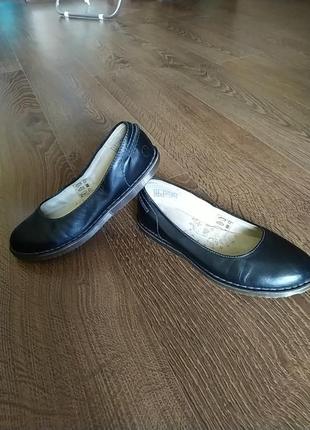 Туфли женские кожаные фирмы dr. martens.1 фото