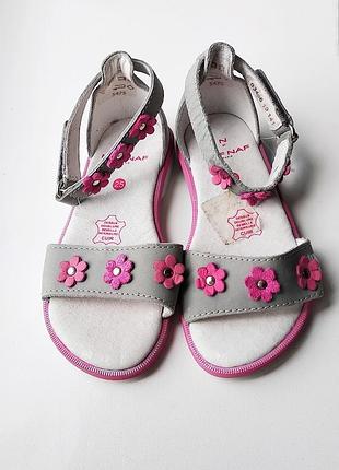 Шкіряні босоніжки, сандалі 25размео naf-naf