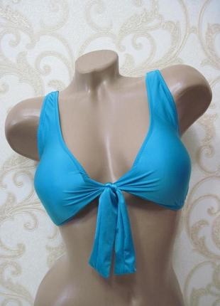 Красивий яскравий ліф, топ, верх від купальника