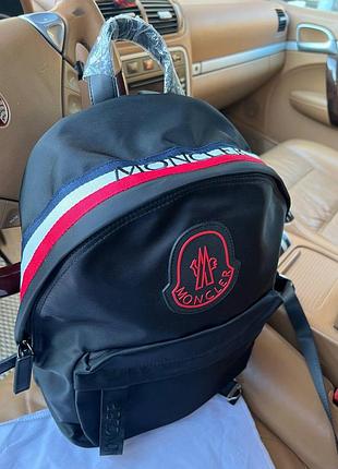 Рюкзак в стилі moncler