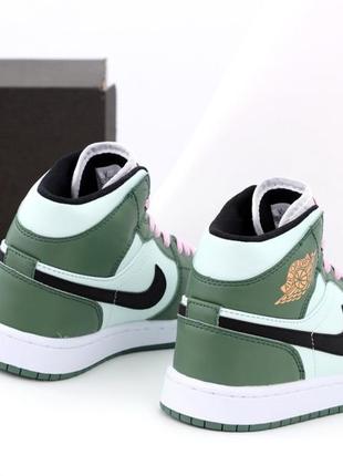 Женские кроссовки nike air jordan 1 mid green white 37-39-40-425 фото