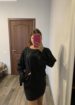 Черное платье с широкими рукавами3 фото