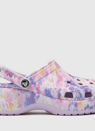 Крокс платформа класік crocs Neo platform tie-dye graphic lavender / multi4 фото