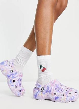 Крокс платформа класік crocs Neo platform tie-dye graphic lavender / multi6 фото