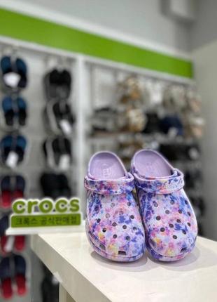 Крокс платформа класік crocs Neo platform tie-dye graphic lavender / multi2 фото