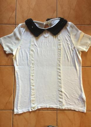Футболка з коміром красивим