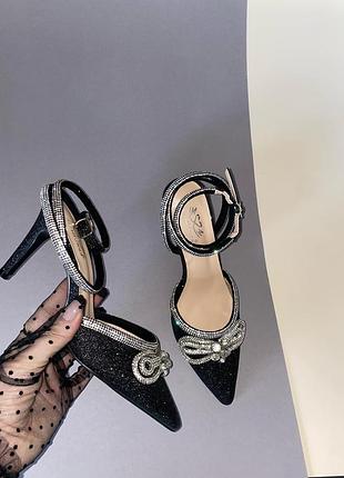 Туфлі з бантиком з стразами
