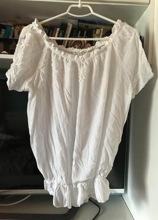 Біла блузка з натуральної тканини