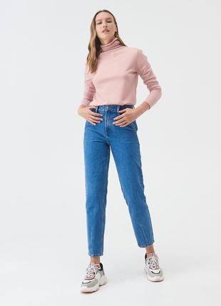 Обтисла водолазка з високим коміром