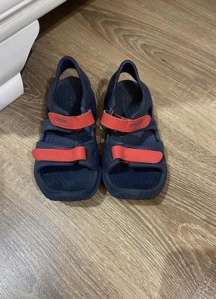 Босоножки crocs