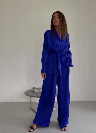 Шовковий костюм