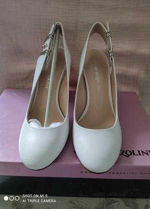 Жіночі туфлі  босоніжки фірми carlo pazolini 35 розміру