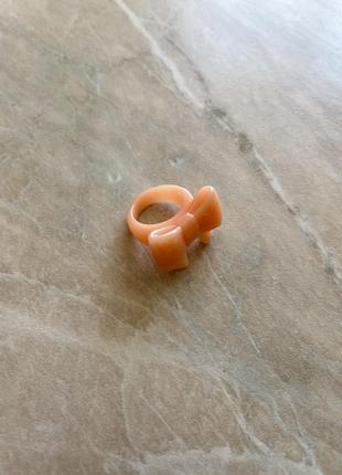 Трендові пластмасове пластикове персикове рожеве кільце з бантиком кільце бантик accessorize