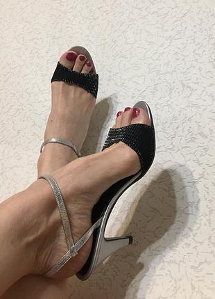 Красиві стильні босоніжки 💖