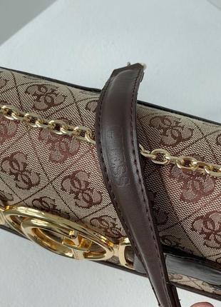 Guess aileen brown розкішна коричнева жіноча брендова сумочка з золотим ланцюжком коричневая шикарная сумка с золотистой цепочкой4 фото