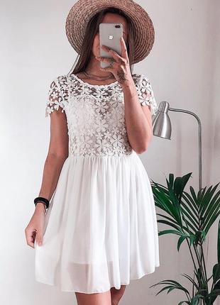 Изумительное белоснежное платье