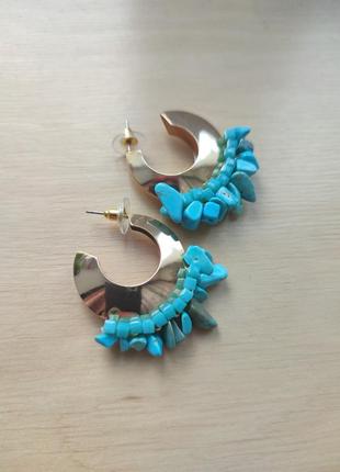 Стильнi золотистi сережки з бiрюзовим камiнням кульчики колiр золото бiрюзовий