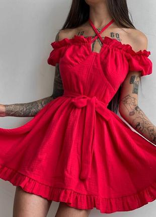 Красное яркое короткое платье мини с корсетной вставкой и косточками с завязкой на талии легкое воздушное стильное качественное муслинг однотонное