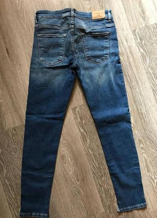 Рванные узкие светлые джинсы zara на средней посадке зауженные обтягивающие скинни джинсы зара5 фото