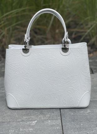 Кожаная белая сумка с цветочным принтом dalida, италия4 фото
