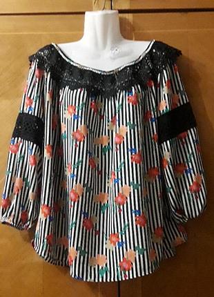 Брендова красива  блузка в  полоску  з квітами  і кружевом  р.1г від papaya