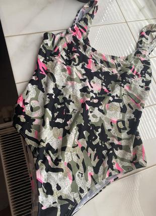 Отличный купальник в принт гламурный камуфляж
