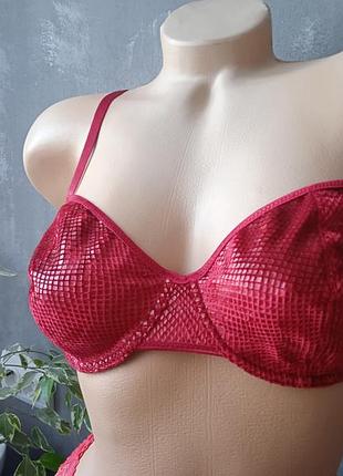Бюстгальтер з кісточками без паралону