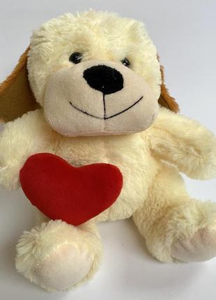 Мягкая игрушка собачка с сердечком2 фото