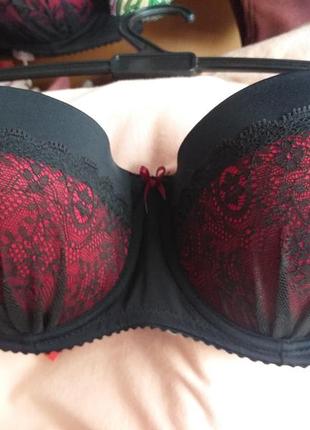 Бюстгалтер на силіконовій основі