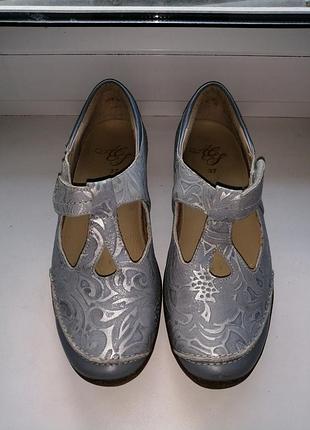 Шкіряні туфлі балетки