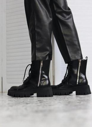 Ботінки жіночі balenciaga boots tractor black 2

/ женские ботинки баленсияга трактор4 фото