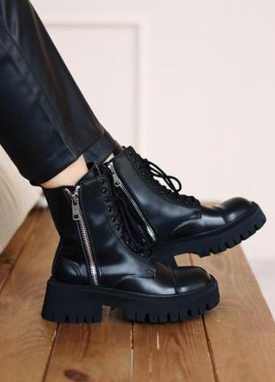 Ботінки жіночі balenciaga boots tractor black 2

/ женские ботинки баленсияга трактор7 фото