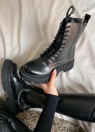 Ботінки жіночі balenciaga boots tractor black fur (мех - глянец)

/ женские ботинки баленсияга мех2 фото