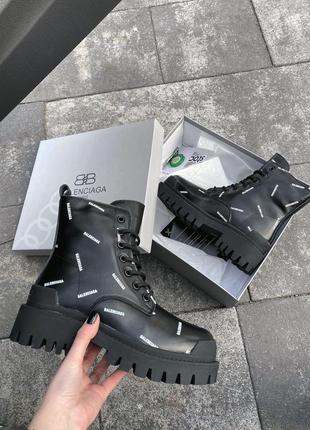 Ботінки жіночі balenciaga boots black «white logo» (мех)

/ женские ботинки баленсияга