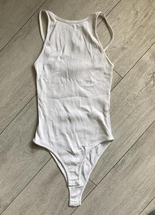 Базовый трикотажный хлопковый белый боди в рубчик zara боди в рубчик с открытой спинкой зара