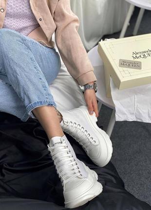 Жіночі кросівки alexander mcqueen tread slick total white знижка sale 💫 кросівки білі високі9 фото