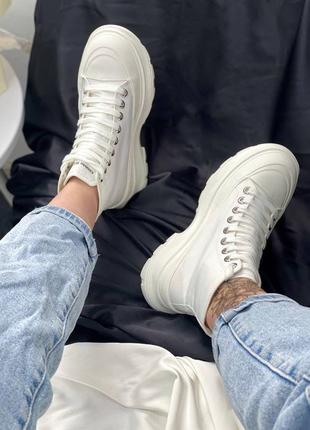 Жіночі кросівки alexander mcqueen tread slick total white знижка sale 💫 кросівки білі високі10 фото