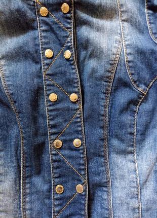 Укороченная джинсовая куртка a.m.n.3 фото