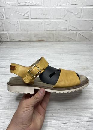 Босоножек clarks