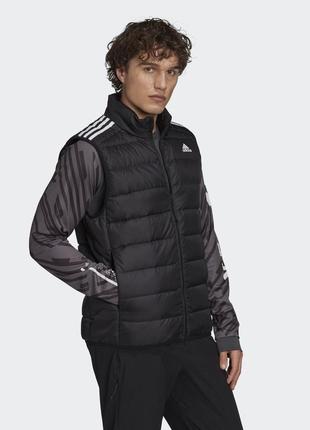 Пуховий жилет чоловічий adidas essentials gh45834 фото